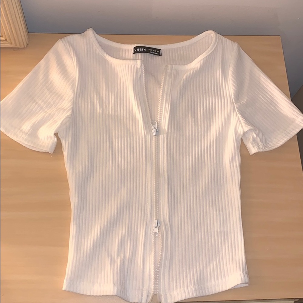 Zip Up Rib-knit Solid Tee - Picture 4 of 5